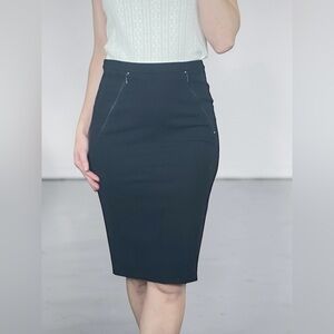 ● Vintage Elie Tahari Classic Black Pencil Skirt ●